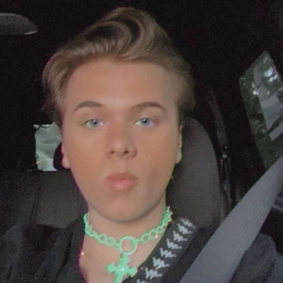 Meet your Posher, Mitchell - Picture 1 of 1